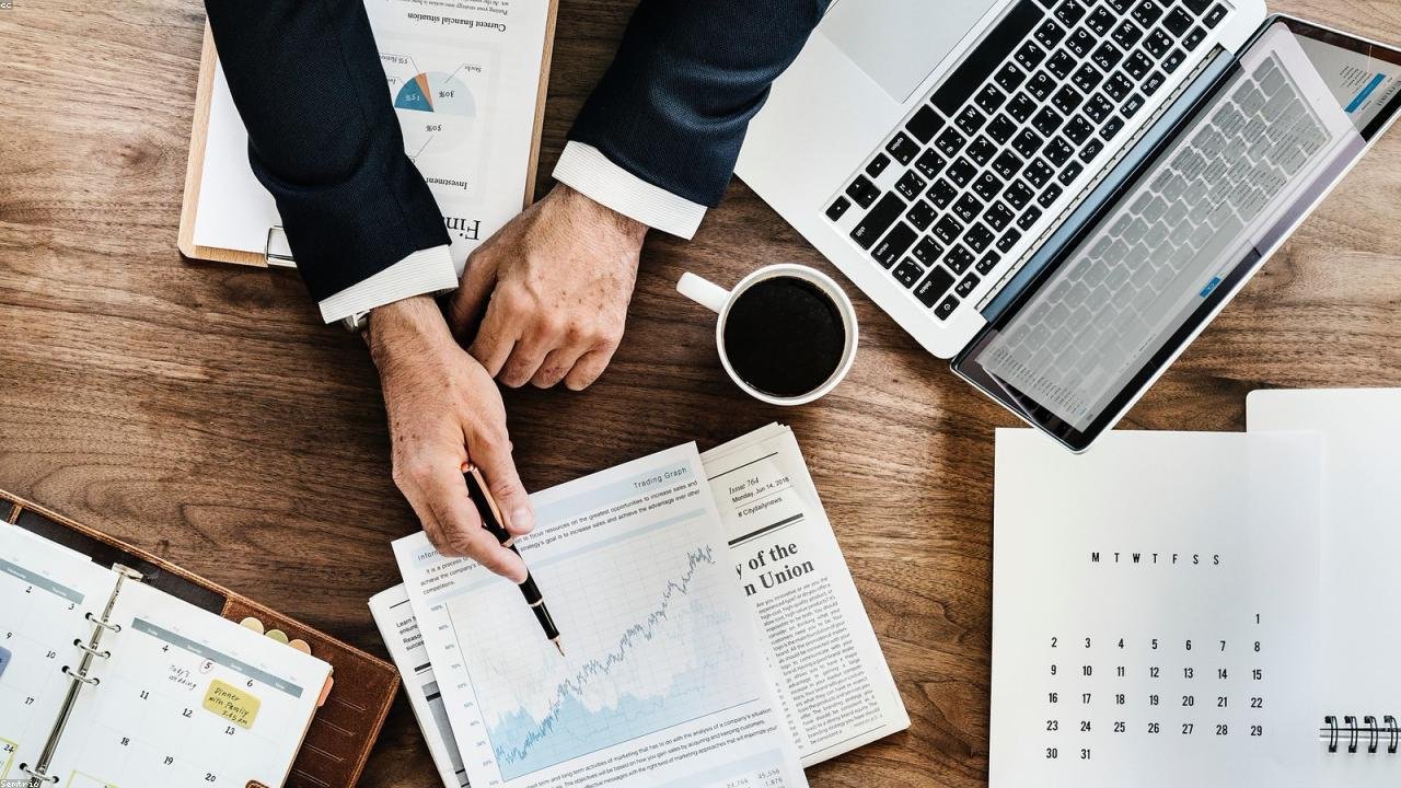 Weekly Cash Flow Review for Small Business Owners